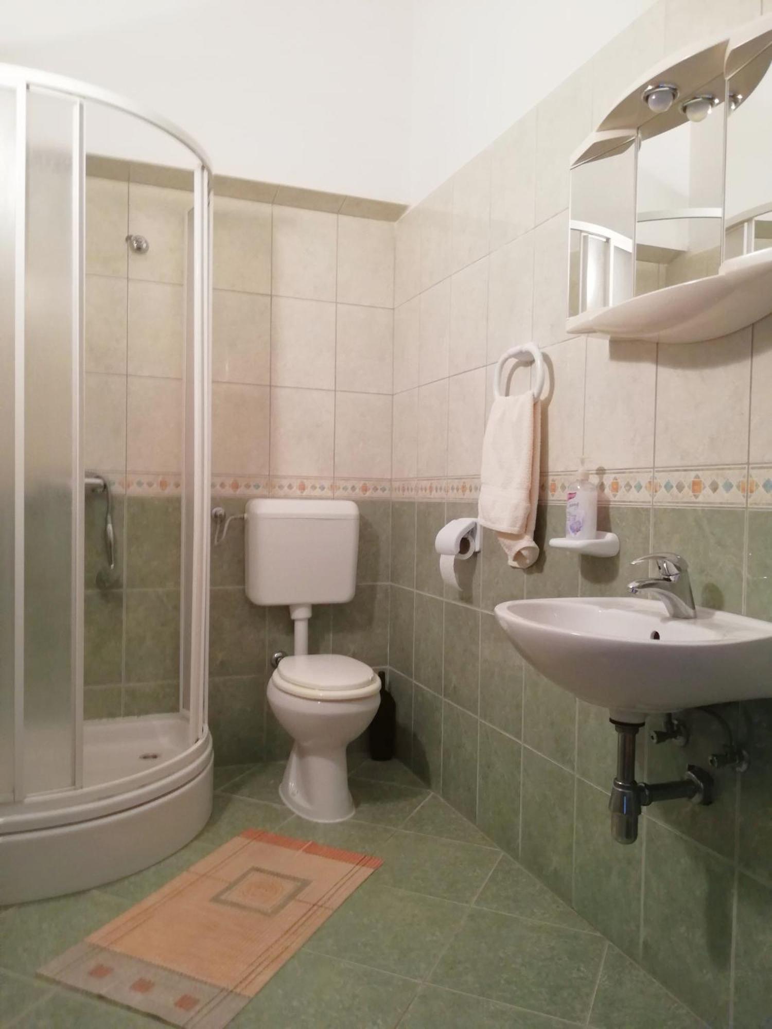 Apartments Roko Lalin Пакоштане Экстерьер фото