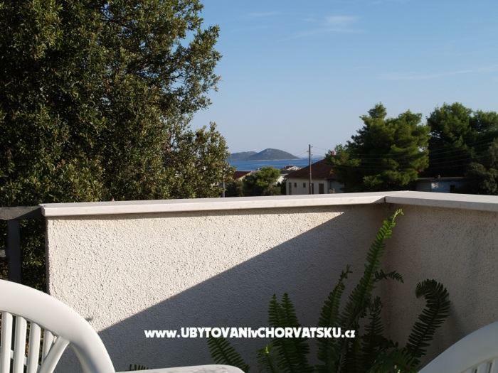 Apartments Roko Lalin Пакоштане Экстерьер фото