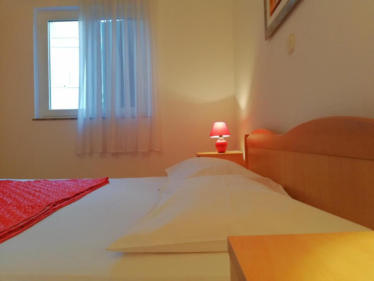Apartments Roko Lalin Пакоштане Экстерьер фото