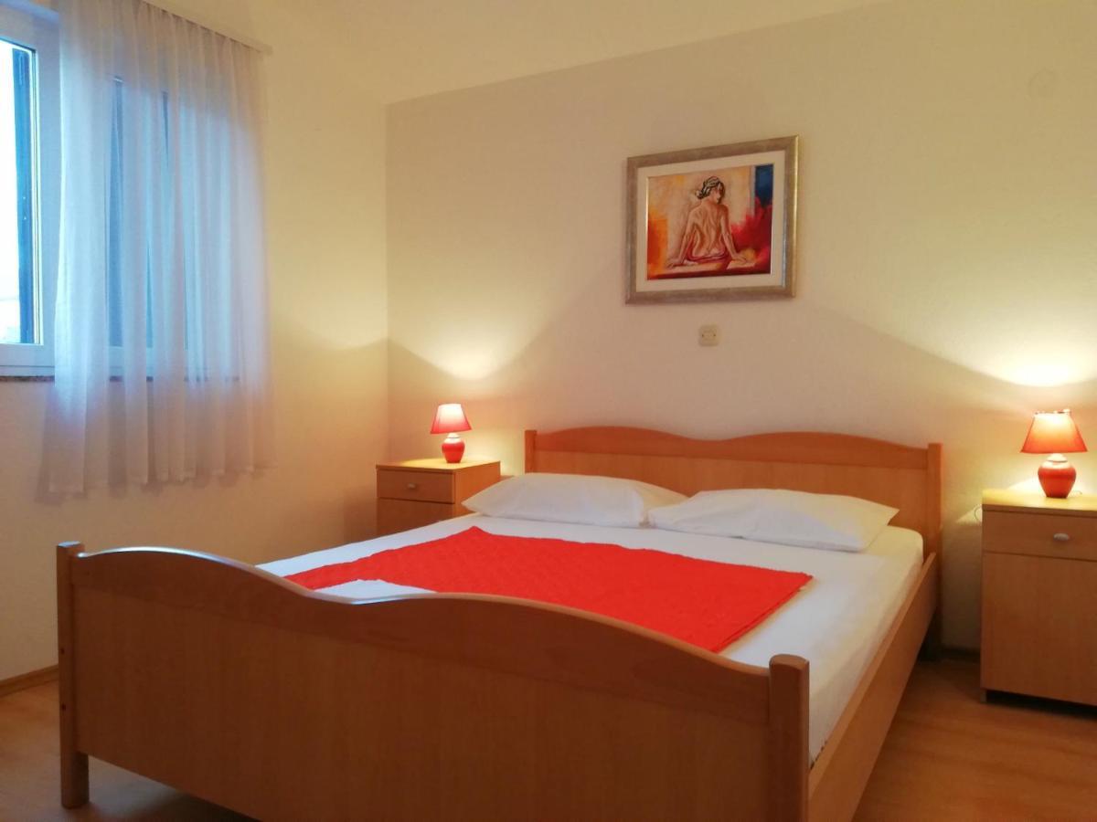 Apartments Roko Lalin Пакоштане Экстерьер фото