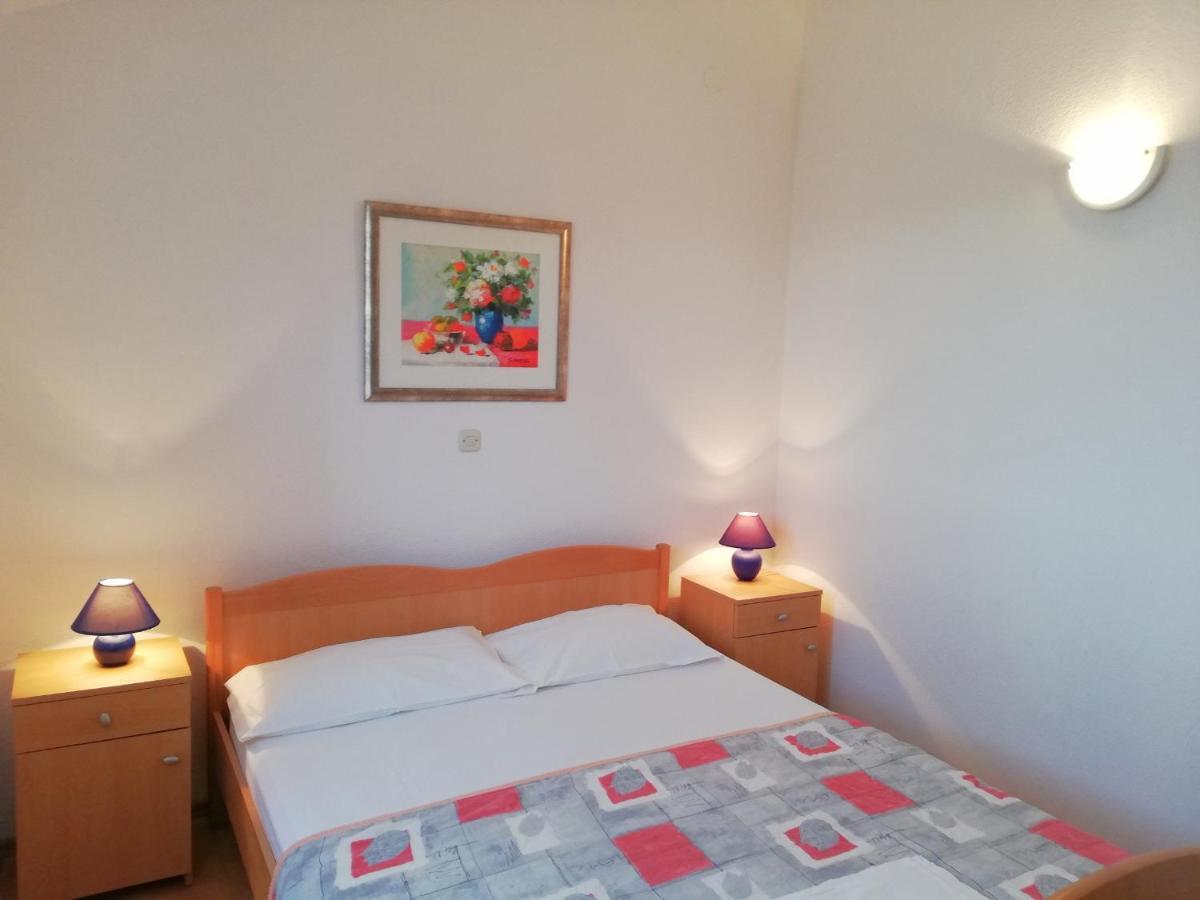Apartments Roko Lalin Пакоштане Экстерьер фото
