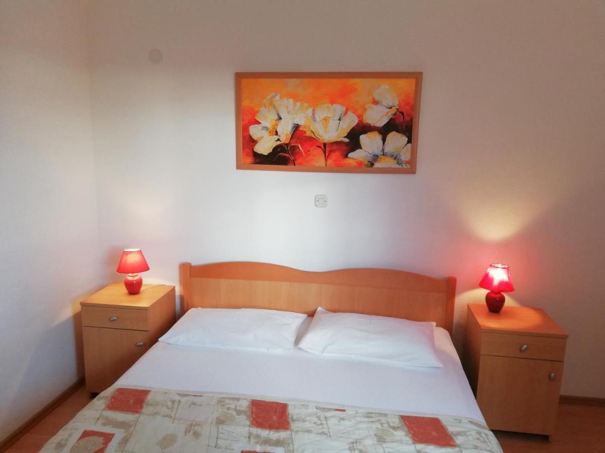 Apartments Roko Lalin Пакоштане Экстерьер фото